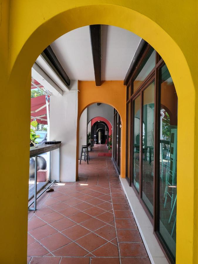 The Boutique Residence Hotel George Town Bagian luar foto